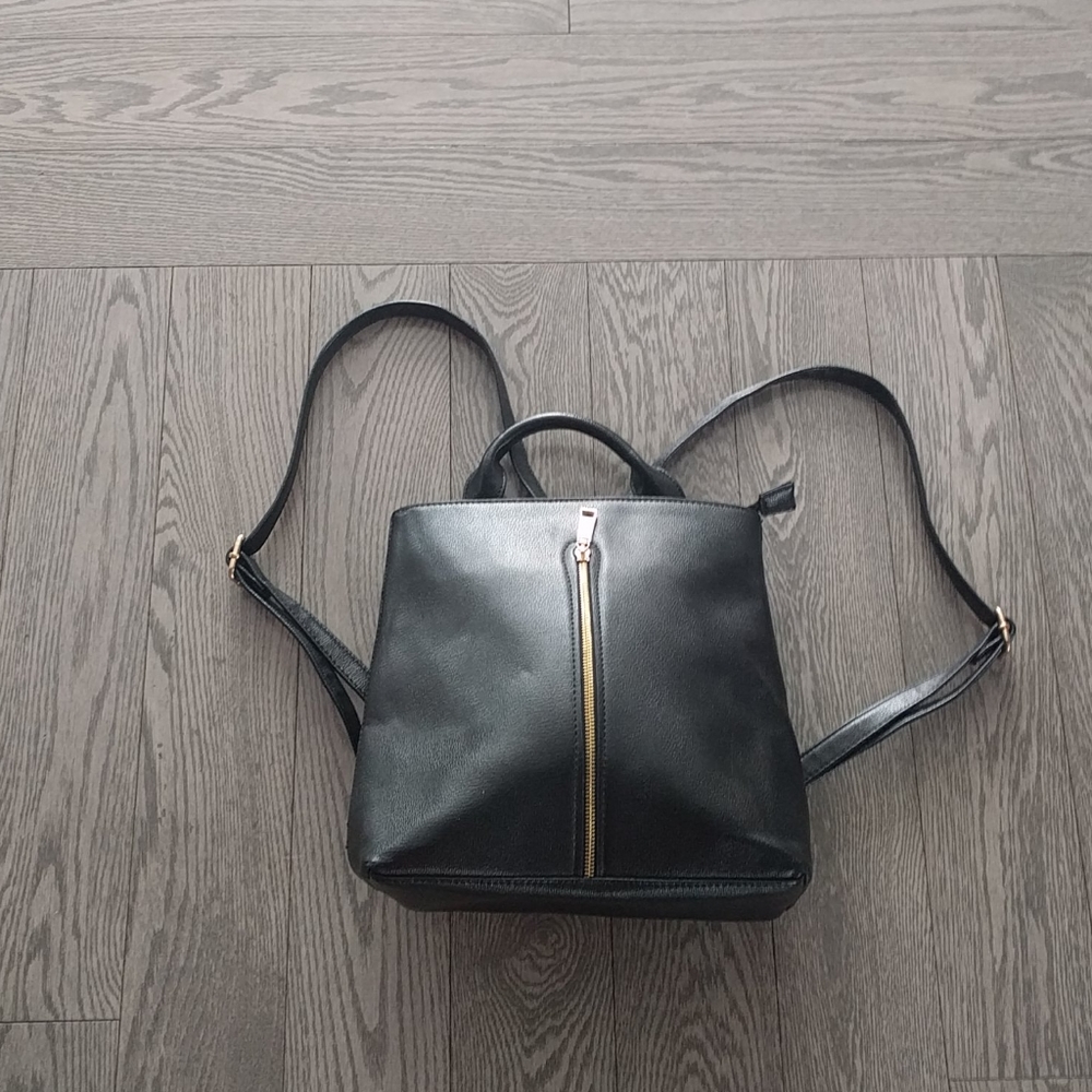 Beautifu blackl backpack by Elle🍀🍀